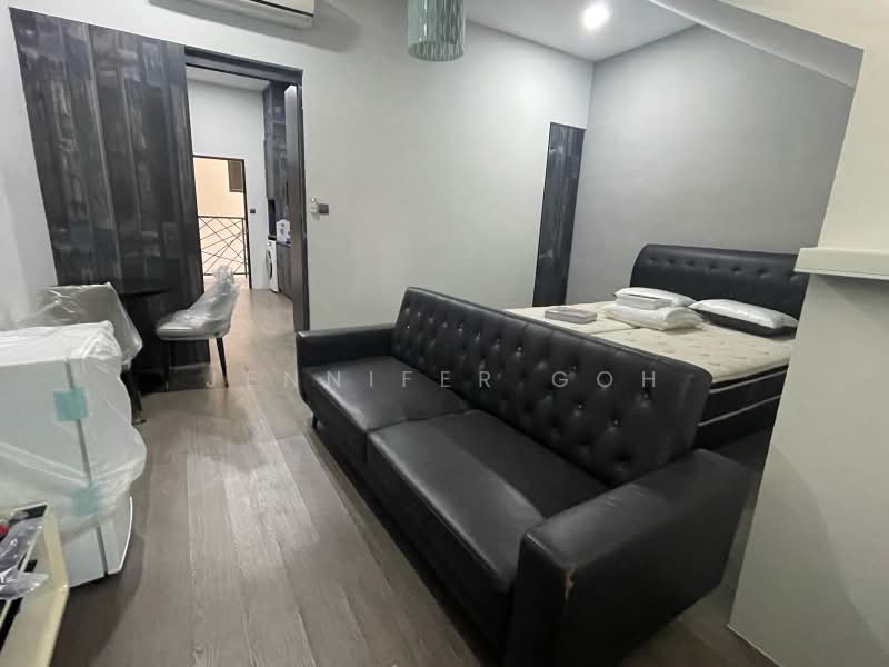 10 Lorong 36 Geylang, , 1 Bedroom, 220 sqft, Semi-Detached House For Rent, by Jennifer Goh, 500193669 - Living Room - PropertyGuru.com.sg