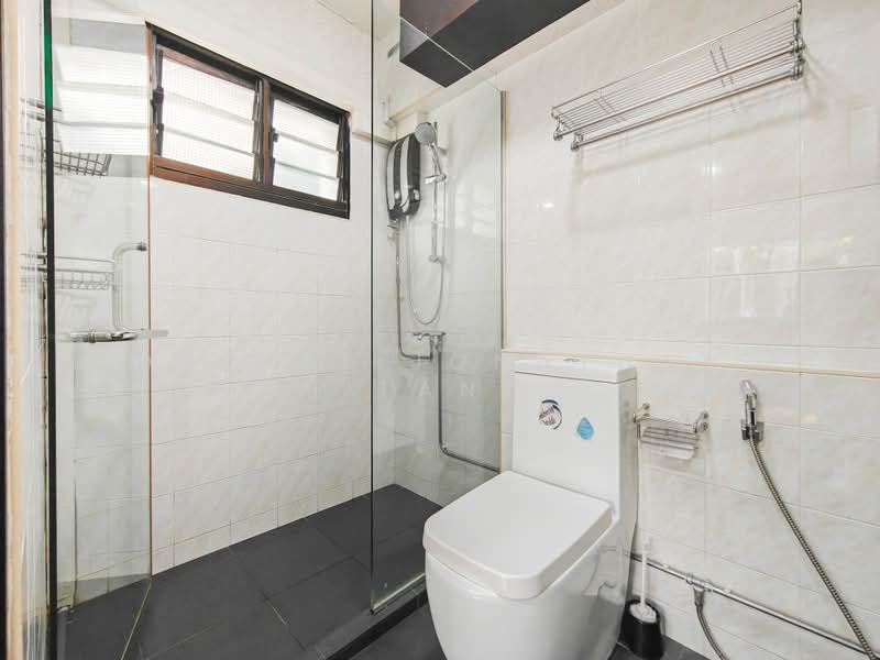 30 Cassia Crescent, 30 Cassia Crescent, 3 Bedrooms, 1,098 sqft, HDB Flat For Sale, by Darryl Jonathan Tan, 500193674 - Bathroom - PropertyGuru.com.sg