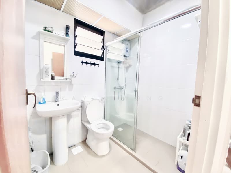 111B Alkaff Crescent, 111B Alkaff Crescent, 3 Bedrooms, 1,001 sqft, HDB Flat For Sale, by Kayla Wong, 500193680 - Bathroom - PropertyGuru.com.sg