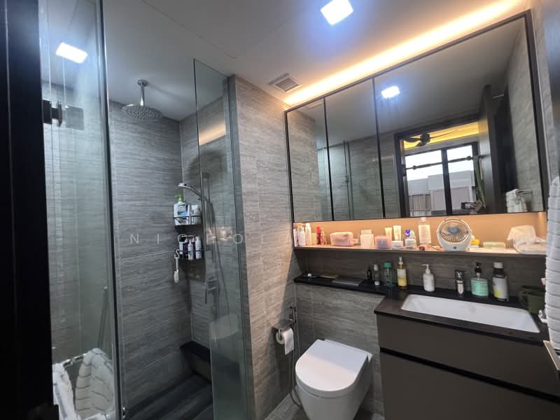 The Commodore, 63 Canberra Drive, 5 Bedrooms, 1,905 sqft, Condominium For Sale, by Nicholas Lim, 500193681 - Bathroom - PropertyGuru.com.sg