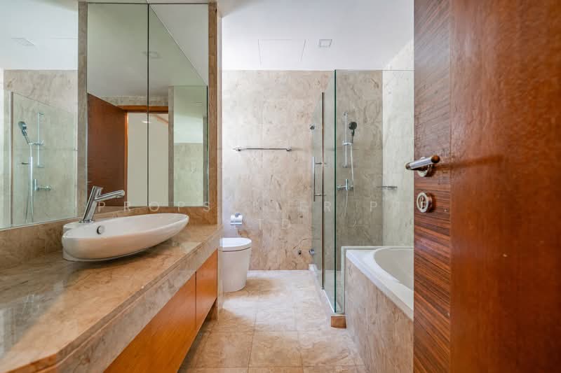 Bukit Villas, Rasok Drive, 5 Bedrooms, 3,068 sqft, Semi-Detached House For Sale, by Kit Toh, 500193683 - Bathroom - PropertyGuru.com.sg
