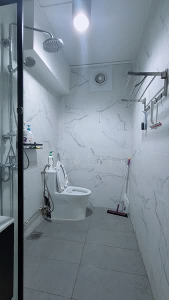 896A Woodlands Drive 50, 896A Woodlands Drive 50, 3 Bedrooms, 1,259 sqft, HDB Flat For Rent, by Razali Sarmiten, 500193684 - Bathroom - PropertyGuru.com.sg