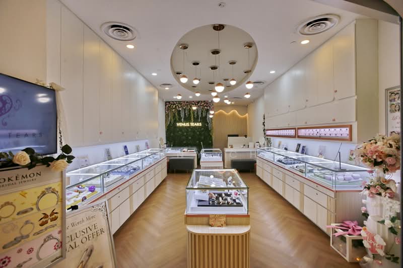 Tampines 1 shopping mall retail shop, Tampines Central 1, 439 sqft, Mall Shop For Rent, by Johnny Chin, 500193688 - Interior - CommercialGuru.com.sg