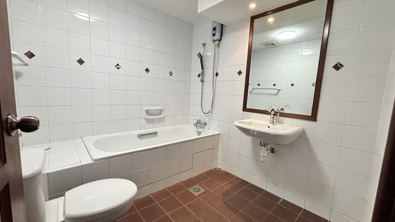 Cascadale, 730 Upper Changi Road East, Room Rental, 145 sqft, Condominium For Rent, by Joyce Tong, 500193692 - Attached Bathroom @ Bedroom 1 - PropertyGuru.com.sg