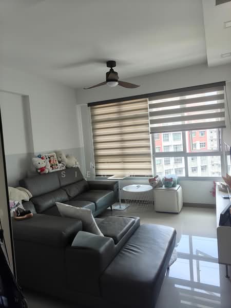 102A Canberra Street, 102A Canberra Street, 3 Bedrooms, 1,001 sqft, HDB Flat For Rent, by Joanne Tan Siew May, 500193694 - Living Room - PropertyGuru.com.sg