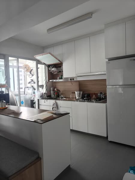 102A Canberra Street, 102A Canberra Street, 3 Bedrooms, 1,001 sqft, HDB Flat For Rent, by Joanne Tan Siew May, 500193694 - Kitchen - PropertyGuru.com.sg