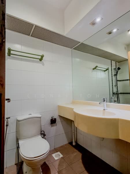 411A Fernvale Road, 411A Fernvale Road, 3 Bedrooms, 1,033 sqft, HDB Flat For Sale, by Lionel Toh, 500193695 - Bathroom - Lionel Toh Realtor - PropertyGuru.com.sg