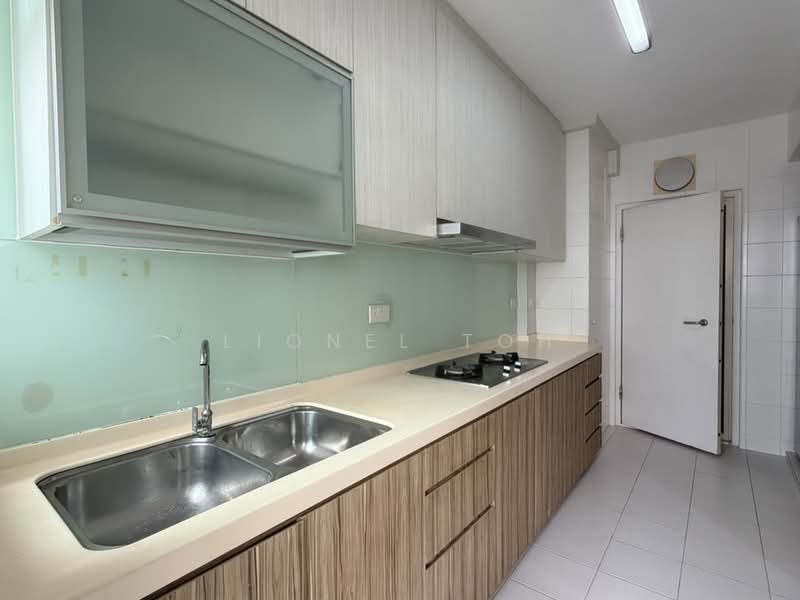 411A Fernvale Road, 411A Fernvale Road, 3 Bedrooms, 1,033 sqft, HDB Flat For Sale, by Lionel Toh, 500193695 - Kitchen - Lionel Toh Realtor - PropertyGuru.com.sg
