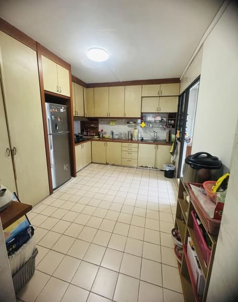 172 Hougang Avenue 1, 172 Hougang Avenue 1, 3 Bedrooms, 1,087 sqft, HDB Flat For Sale, by Kate Tan, 500193702 - Kitchen - PropertyGuru.com.sg