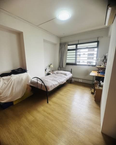 172 Hougang Avenue 1, 172 Hougang Avenue 1, 3 Bedrooms, 1,087 sqft, HDB Flat For Sale, by Kate Tan, 500193702 - Bedroom - PropertyGuru.com.sg