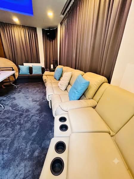 Gallop Villas, Gallop Park Road, 8 Bedrooms, 15,815 sqft, Good Class Bungalow For Sale, by Vallerie Soh, 500193704 - Living Room - PropertyGuru.com.sg