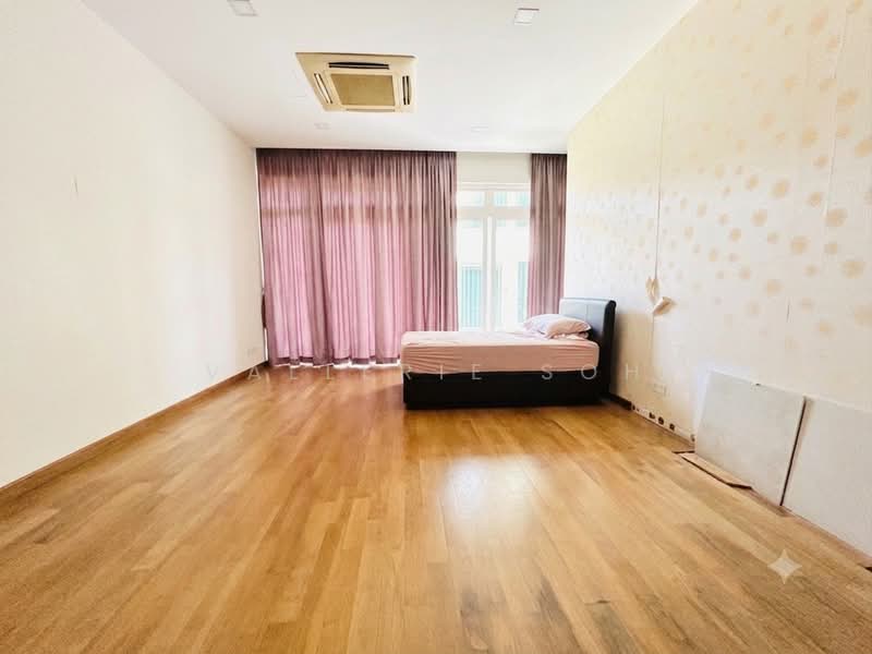 Gallop Villas, Gallop Park Road, 8 Bedrooms, 15,815 sqft, Good Class Bungalow For Sale, by Vallerie Soh, 500193704 - Bedroom - PropertyGuru.com.sg