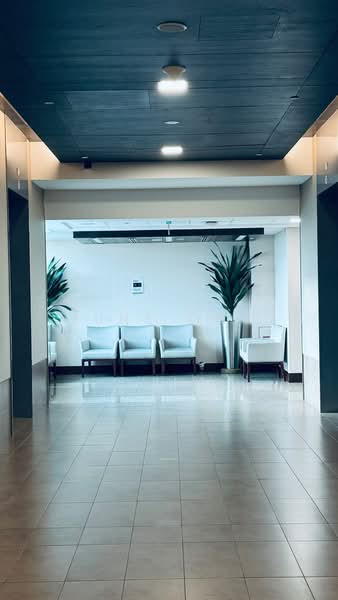 Mount Elizabeth Novena Hospital, 38 Irrawaddy Road, 581 sqft, Medical For Sale, by June Ong, 500193705 - Lobby - CommercialGuru.com.sg