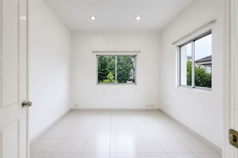 4 Bee San Ave within Hua Guan and Sian Tuan ave, 4 Bee San, 4 Bedrooms, 2,627 sqft, Semi-Detached House For Sale, by Isaac Lee, 500193721 - Interior - PropertyGuru.com.sg