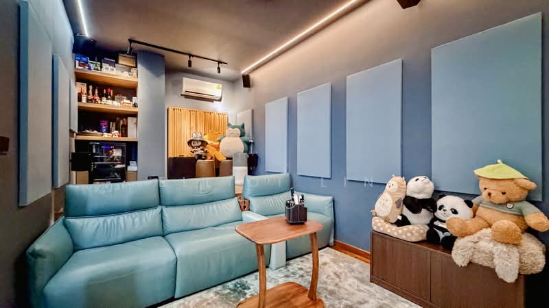 Blu Coral Condo, 127A Lorong L Telok Kurau, 3 Bedrooms, 2,056 sqft, Condominium For Sale, by Elliot Lin, 500193724 - Upper Floor Bedroom - PropertyGuru.com.sg