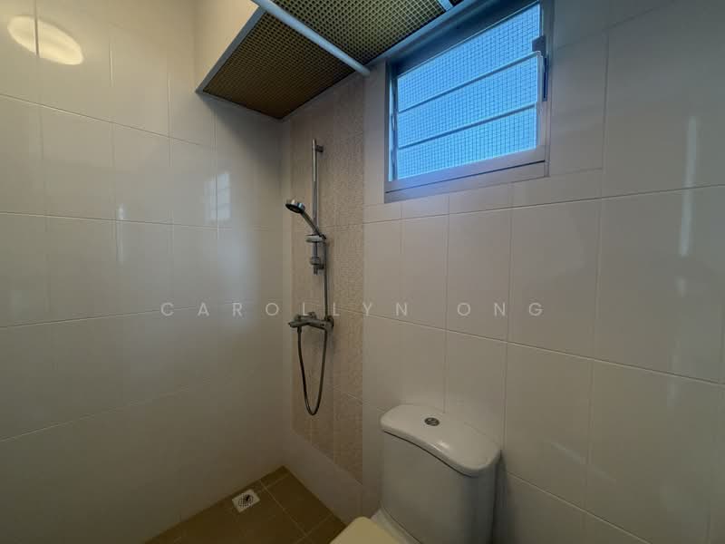 162A Rivervale Crescent, 162A Rivervale Crescent, 2 Bedrooms, 1,001 sqft, HDB Flat For Rent, by Carollyn Ong, 500193726 - Master Bathroom - PropertyGuru.com.sg