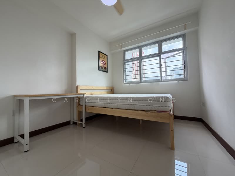 162A Rivervale Crescent, 162A Rivervale Crescent, 2 Bedrooms, 1,001 sqft, HDB Flat For Rent, by Carollyn Ong, 500193726 - Bedroom - PropertyGuru.com.sg