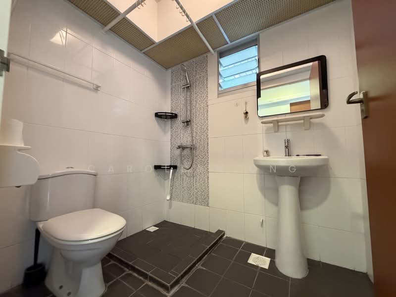 162A Rivervale Crescent, 162A Rivervale Crescent, 2 Bedrooms, 1,001 sqft, HDB Flat For Rent, by Carollyn Ong, 500193726 - Bathroom - PropertyGuru.com.sg