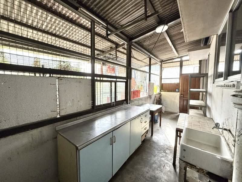 Jalan Chempaka Kuning, Jalan Chempaka Puteh, Bedok Road, Jalan Chempaka Kuning, Jalan Chempaka Puteh, Bedok Road, 4 Bedrooms, 1,471 sqft, Semi-Detached House For Sale, by Aretha Lee, 500193730 - Backyard - PropertyGuru.com.sg