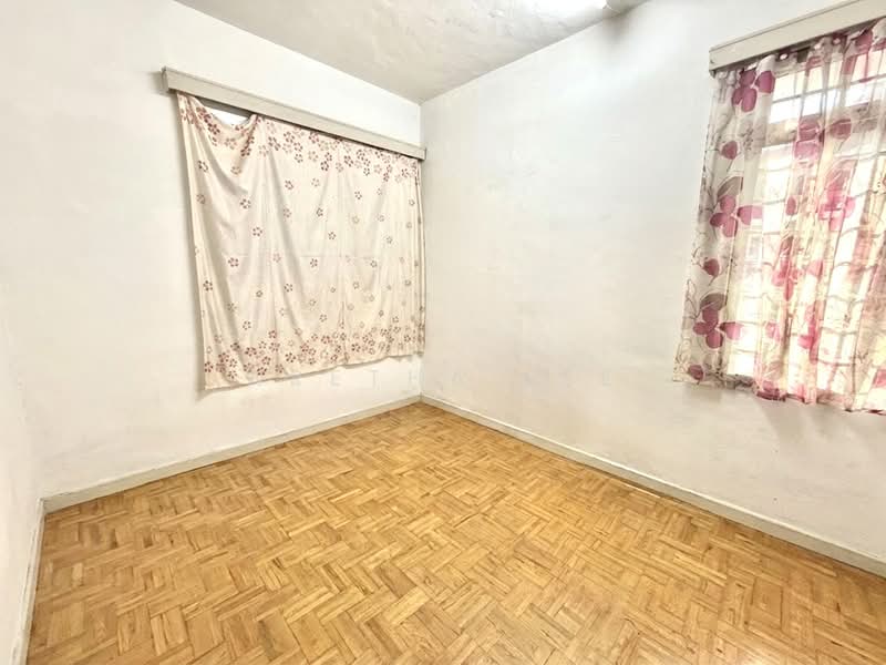 Jalan Chempaka Kuning, Jalan Chempaka Puteh, Bedok Road, Jalan Chempaka Kuning, Jalan Chempaka Puteh, Bedok Road, 4 Bedrooms, 1,471 sqft, Semi-Detached House For Sale, by Aretha Lee, 500193730 - Bedroom - PropertyGuru.com.sg