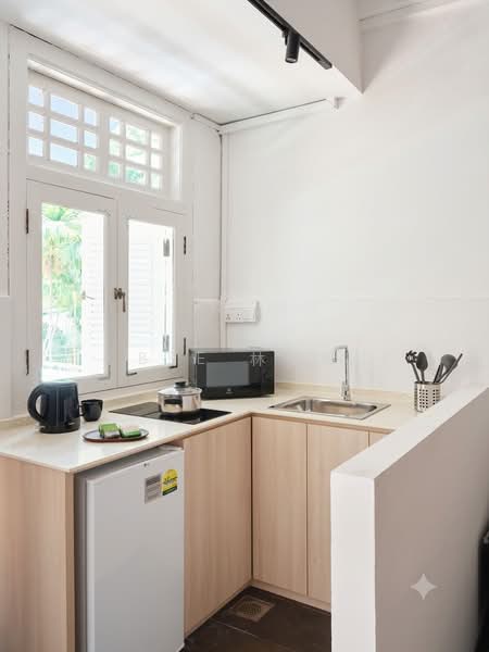 Salat @ Straits House S239326, 11 Kim Yam Road, Room Rental, 440 sqft, Shophouse For Rent, by Bee 林美玲, 500193733 - Kitchen - PropertyGuru.com.sg