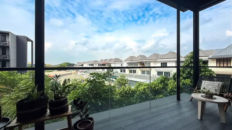 Parc Komo, 959 Upper Changi Road North, 4 Bedrooms, 1,410 sqft, Condominium For Sale, by Simeon Tan, 500193735 - Balcony - PropertyGuru.com.sg