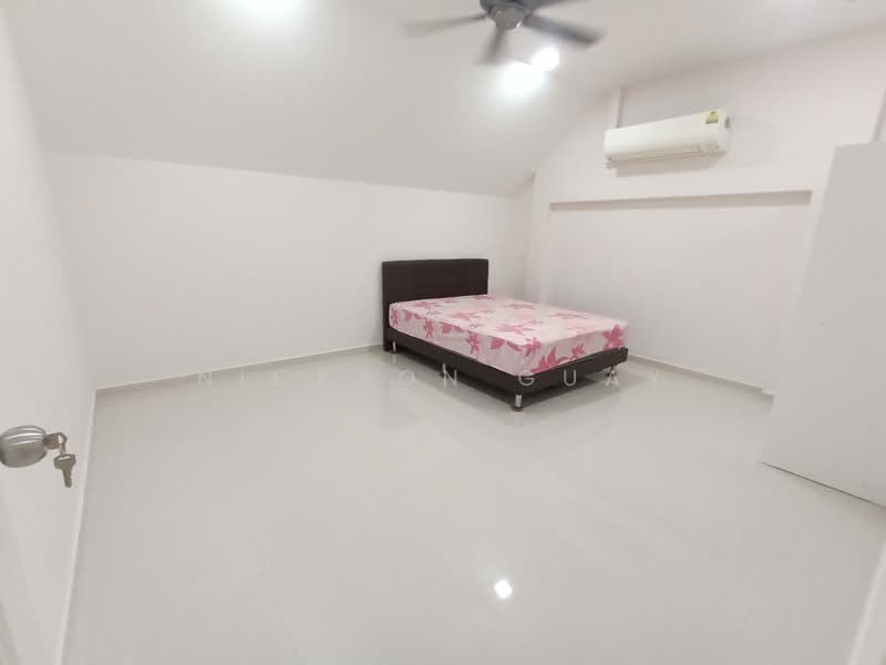 3 Spacious Rooms Available for rent on Landed Property in Punggol! 001, , Room Rental, 200 sqft, Bungalow House For Rent, by Nickson Guay, 500193750 - Bedroom - PropertyGuru.com.sg