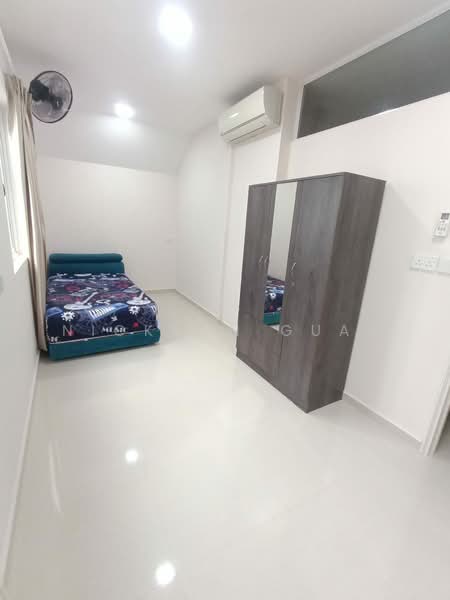 3 Spacious Rooms Available for rent on Landed Property in Punggol! 001, , Room Rental, 200 sqft, Bungalow House For Rent, by Nickson Guay, 500193750 - Bedroom - PropertyGuru.com.sg