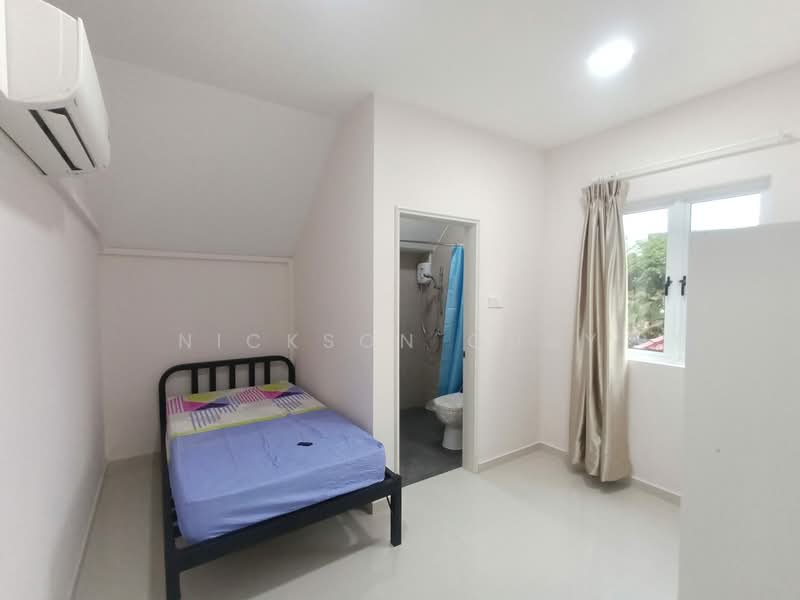 3 Spacious Rooms Available for rent on Landed Property in Punggol! 001, , Room Rental, 200 sqft, Bungalow House For Rent, by Nickson Guay, 500193750 - Bedroom - PropertyGuru.com.sg