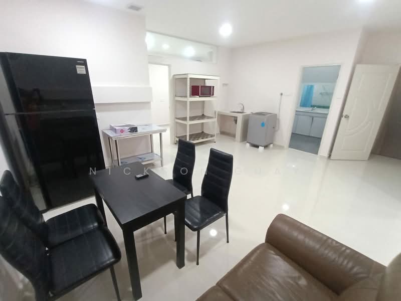 3 Spacious Rooms Available for rent on Landed Property in Punggol! 001, , Room Rental, 200 sqft, Bungalow House For Rent, by Nickson Guay, 500193750 - Interior - PropertyGuru.com.sg