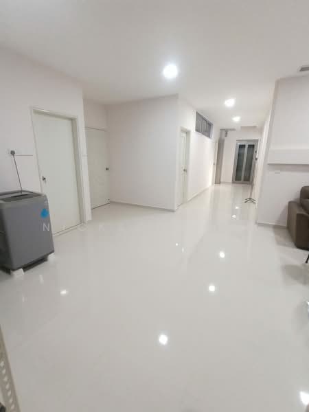 3 Spacious Rooms Available for rent on Landed Property in Punggol! 001, , Room Rental, 200 sqft, Bungalow House For Rent, by Nickson Guay, 500193750 - Interior - PropertyGuru.com.sg