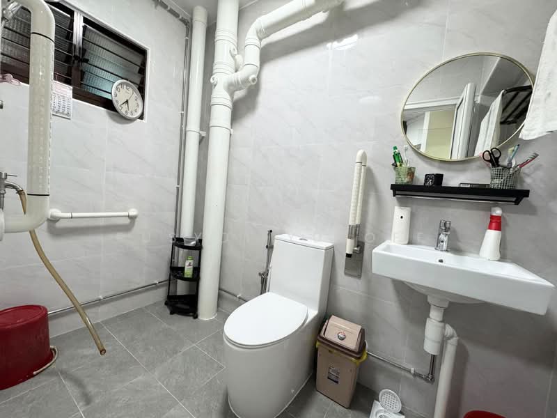 229 Compassvale Walk, 229 Compassvale Walk, 4 Bedrooms, 1,323 sqft, HDB Flat For Sale, by Rusydi Yusoff, 500193758 - Bathroom - PropertyGuru.com.sg