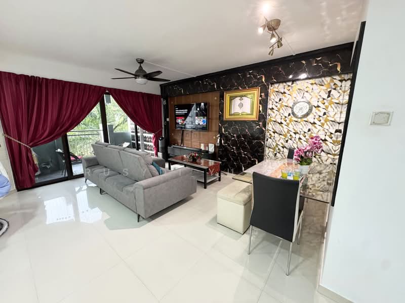 229 Compassvale Walk, 229 Compassvale Walk, 4 Bedrooms, 1,323 sqft, HDB Flat For Sale, by Rusydi Yusoff, 500193758 - Living Room - PropertyGuru.com.sg
