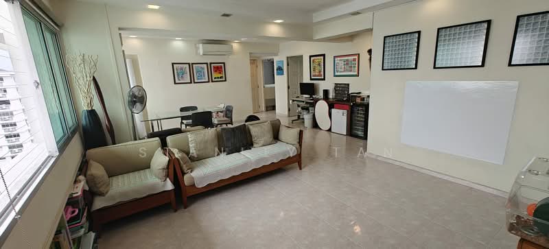 718 Pasir Ris Street 72, 718 Pasir Ris Street 72, 3 Bedrooms, 1,216 sqft, HDB Flat For Sale, by Stanley Tan, 500193761 - Living Room - PropertyGuru.com.sg