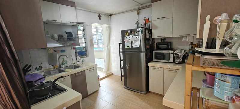 718 Pasir Ris Street 72, 718 Pasir Ris Street 72, 3 Bedrooms, 1,216 sqft, HDB Flat For Sale, by Stanley Tan, 500193761 - Kitchen - PropertyGuru.com.sg