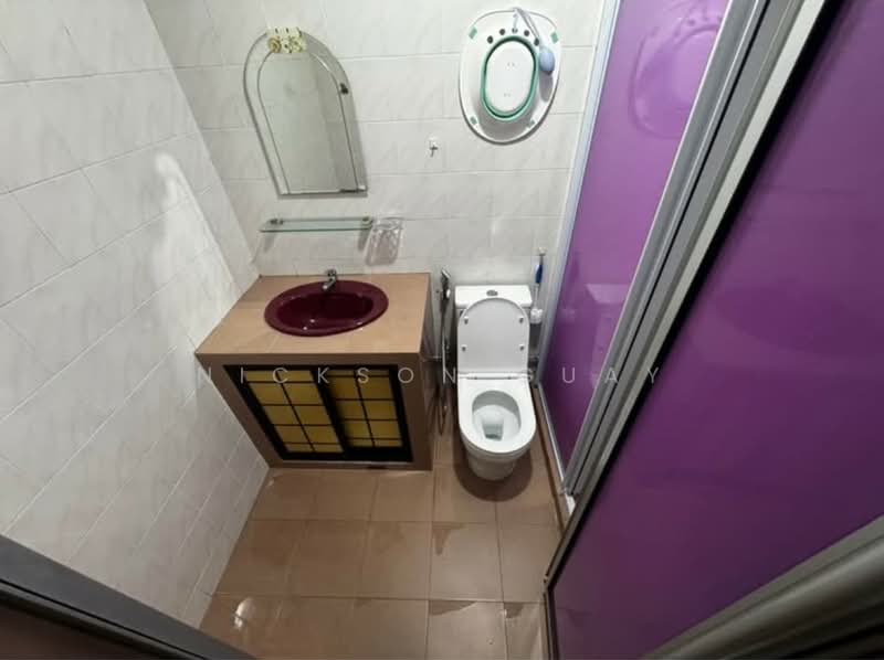 323 Sembawang Close Master Bedroom for rent 002, , Room Rental, 150 sqft, HDB Flat For Rent, by Nickson Guay, 500193766 - Bathroom - PropertyGuru.com.sg