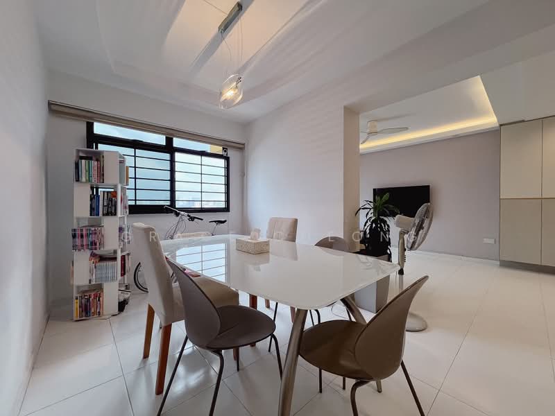 58 Strathmore Avenue, 58 Strathmore Avenue, 3 Bedrooms, 1,184 sqft, HDB Flat For Sale, by Grace Cheong, 500193768 - Dining Room - PropertyGuru.com.sg