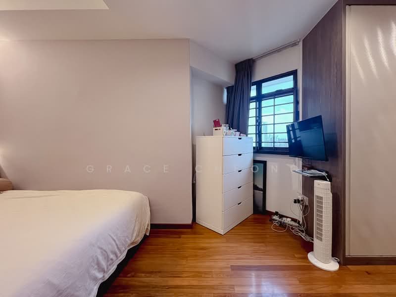 58 Strathmore Avenue, 58 Strathmore Avenue, 3 Bedrooms, 1,184 sqft, HDB Flat For Sale, by Grace Cheong, 500193768 - Master Bedroom - PropertyGuru.com.sg