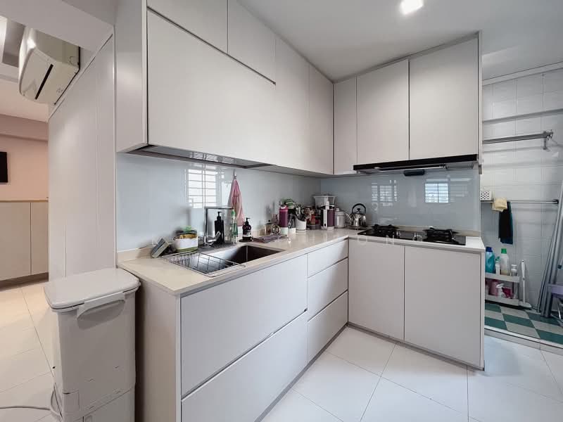 58 Strathmore Avenue, 58 Strathmore Avenue, 3 Bedrooms, 1,184 sqft, HDB Flat For Sale, by Grace Cheong, 500193768 - Kitchen - PropertyGuru.com.sg