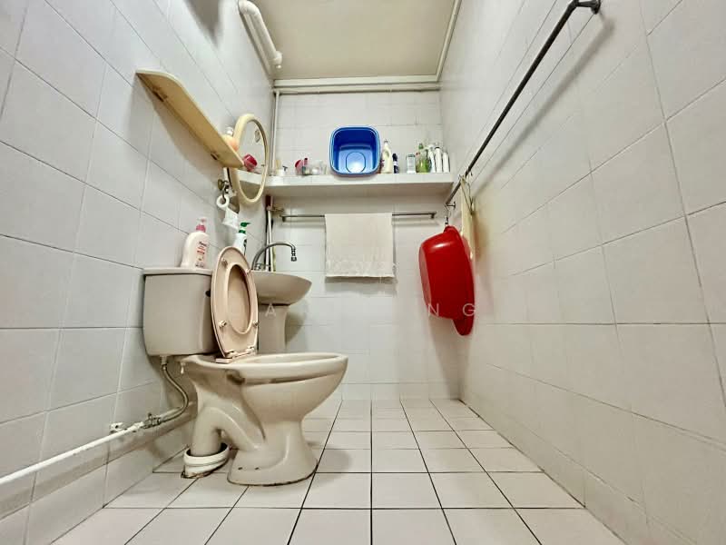 291E Bukit Batok Street 24, 291E Bukit Batok Street 24, 3 Bedrooms, 1,097 sqft, HDB Flat For Sale, by Caryn Ng, 500193770 - Bathroom - PropertyGuru.com.sg