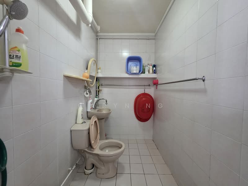 291E Bukit Batok Street 24, 291E Bukit Batok Street 24, 3 Bedrooms, 1,108 sqft, HDB Flat For Sale, by Caryn Ng, 500193770 - Bathroom - PropertyGuru.com.sg