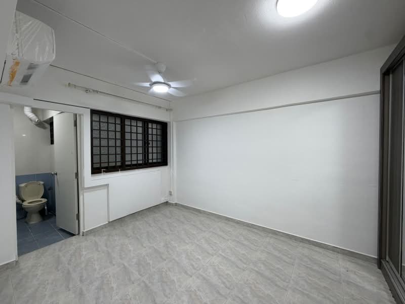 517 Jurong West Street 52, 517 Jurong West Street 52, 2 Bedrooms, 680 sqft, HDB Flat For Rent, by Kelvin Cheong, 500193772 - Bathroom - PropertyGuru.com.sg