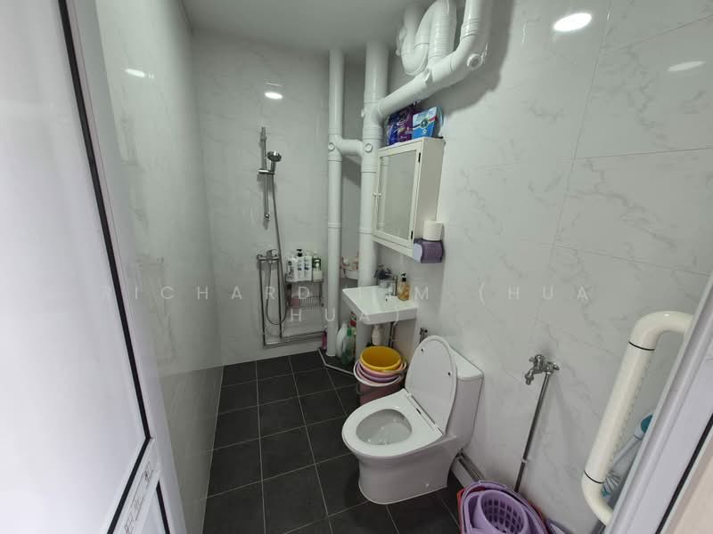170 Gangsa Road, 170 Gangsa Road, Room Rental, 100 sqft, HDB Flat For Rent, by Richard Lim (Hua Hua), 500193781 - Bathroom - PropertyGuru.com.sg