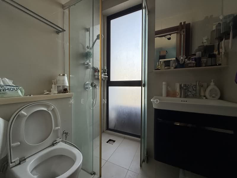 8 Farrer Suites, 8 Sing Joo Walk, 3 Bedrooms, 969 sqft, Apartment For Rent, by Kenny Yeo, 500193782 - Bathroom - PropertyGuru.com.sg