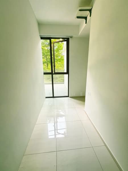 Ripple Bay, 4 Pasir Ris Link, 3 Bedrooms, 1,076 sqft, Condominium For Sale, by Ken Chen, 500193790 - Corridor - PropertyGuru.com.sg