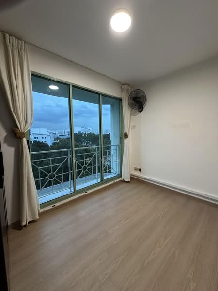 Hougang Green, 5 Buangkok Green, Room Rental, 100 sqft, Apartment For Rent, by Yang ., 500193801 - Balcony - PropertyGuru.com.sg