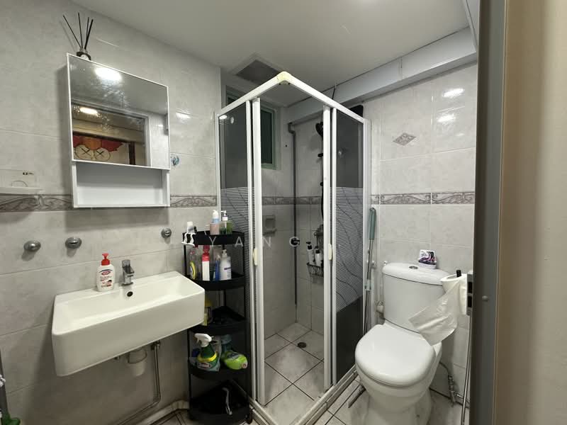 Hougang Green, 5 Buangkok Green, Room Rental, 100 sqft, Apartment For Rent, by Yang ., 500193801 - Bathroom - PropertyGuru.com.sg