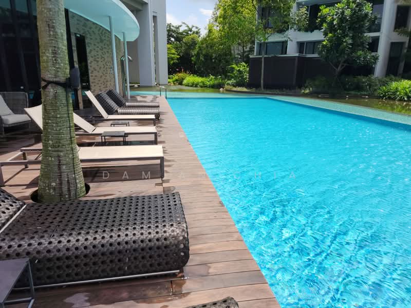The Crest, 101 Prince Charles Crescent, 1 Bedroom, 646 sqft, Condominium For Rent, by Damian Chia, 500193802 - Pool - PropertyGuru.com.sg