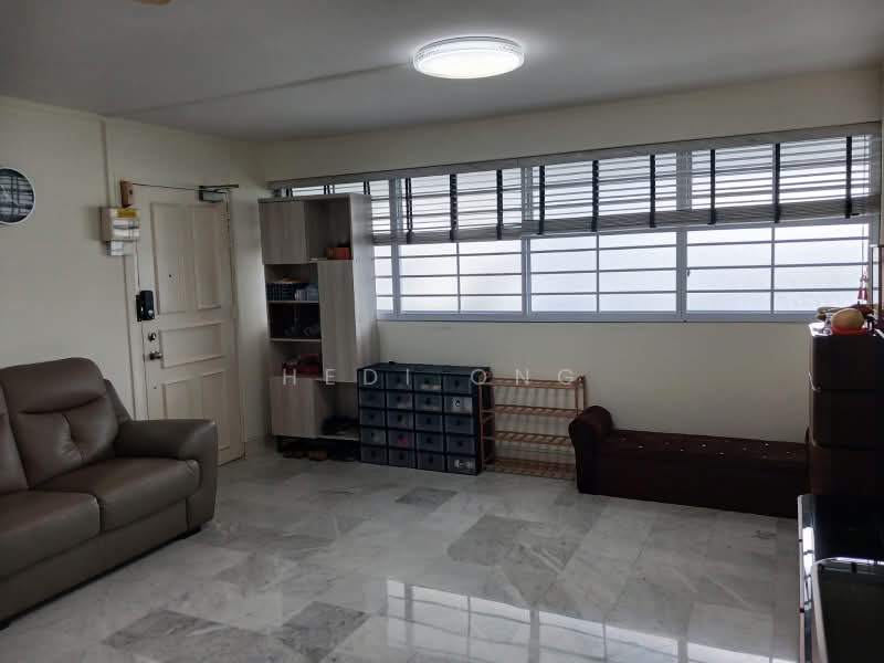 214 Lorong 8 Toa Payoh, 214 Lorong 8 Toa Payoh, 3 Bedrooms, 882 sqft, HDB Flat For Sale, by Hedi Ong, 500193813 - Living Room - PropertyGuru.com.sg