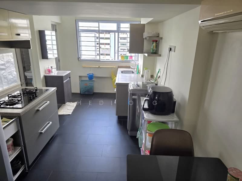 214 Lorong 8 Toa Payoh, 214 Lorong 8 Toa Payoh, 3 Bedrooms, 882 sqft, HDB Flat For Sale, by Hedi Ong, 500193813 - Kitchen - PropertyGuru.com.sg